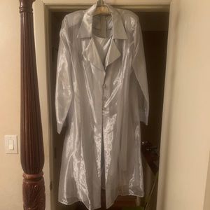 Park Fashion
2 piece Silver jacket and dress set